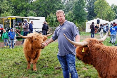 Dominik Fritzsch präsentierte in Niederwürschnitz seine schottischen Hochlandrinder. 