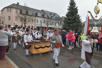 Angeführt wurde der Festzug vom Musikkorps Olbernhau unter der Leitung von Oberbergmusikmeister Jens Kaltofen.