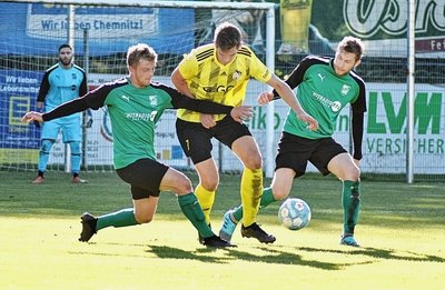 Der BSC Rapid um Johannes Hopfe (links) und Jonas Hartwig (rechts) verlor unglücklich mit 0:1 gegen Großenhain. 