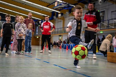 Jede Menge Spaß hatte dieser Junge beim Ostersportfest.