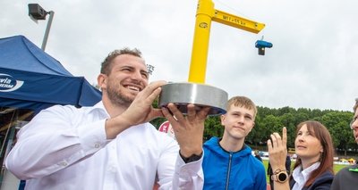 Lash + Lift hat in Oelsnitz viel vor. Max Wunderlich und Sandra Zöphel haben daherkürzlich um Nachwuchs auf der Ausbildungsmesse in Plauen geworben. 