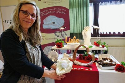 Mit ihren Handskulpturen, die als Ringschalen dienen, hatte Anja Chevalier eine besondere Anregung parat. 