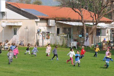 Ein Kindergarten in einem Kibbuz. Auch einen Kibbuz werden Markus Gille und Eckardt Mildner besuchen.