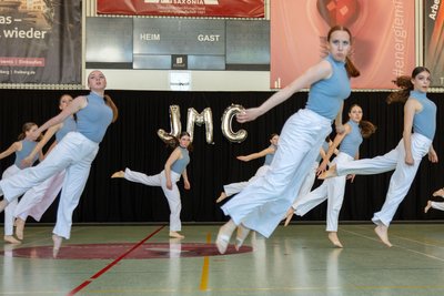 Die Dancing Spirits überzeugten mit ihrem ausdrucksstarken Schneesturm-Thema.