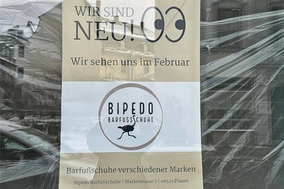 In Schaufenster wird die Neueröffnung bereits angekündigt.