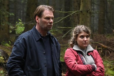 Kommissar Robert Winkler (Kai Scheve) und seine Kollegin Karina Szabo (Lara Mandoki) im aktuellen Film.
