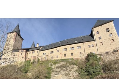 Schloss Rochlitz (Bild) und Burg Gnandstein laden im Mai zu Familientagen ein.