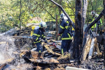 8000 Euro allein am Stall sind infolge des Brandes entstanden. Der Züchter vermutet, dass die Wärmeplatte im Kükenstall defekt war.