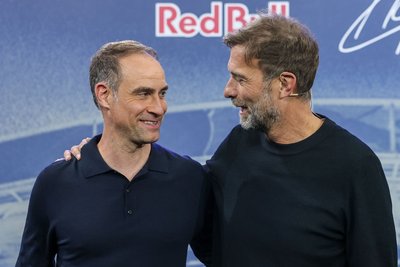 Aufsichtsratschef Oliver Mintzlaff und Jürgen Klopp zweifeln offenbar an Leipzig-Trainer Werner. (Archivbild)