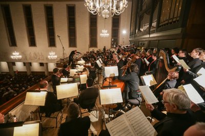 Junge Künstlerinnen und Künstler geben am Freitag in der Chemnitzer Kreuzkirche an der Henriettenstraße ein Konzert.