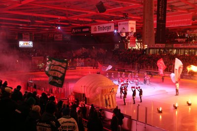 Stürmer Maxim Trépanier wechselt zu den Eispiraten Crimmitschau. Er wird am Freitag im Heimspiel gegen Düsseldorf noch nicht spielen.
