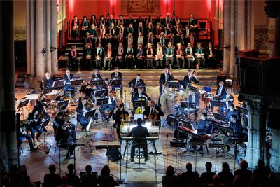 Waren sie es wirklich? Die Clara-Schumann-Philharmoniker, der Opernchor und die Singakademie Plauen beim Osternacht-Konzert „A Soulful Celebration“ in der Planitzer Lukaskirche.