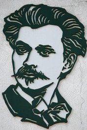 Porträt von Signor Saltarino alias Hermann Otto (1863 bis 1941) am alten Literaturgiebel. 