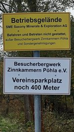 Bieten auch Diskussionsstoff: Schilder im Luchsbachtal.