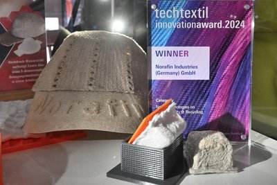Neben dem diesjährigen Preis im hessischen Frankfurt hatten sich die Erzgebirger 2023 bereits den sächsischen Innovationspreis gesichert. Mit ihm werden herausragende Innovationen etablierter sächsischer Unternehmen ausgezeichnet, die in drei Jahren mit Erfolg umgesetzt und am Markt oder im Unternehmen eingeführt wurden.