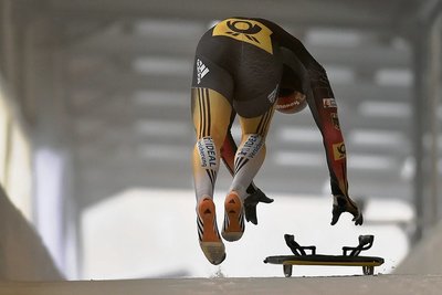 Axel Jungk bringt seinen Schlitten in Fahrt.