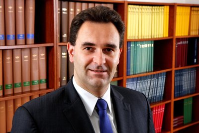 Christian Janeczek arbeitet als Fachanwalt für Verkehrsrecht und Strafrecht in Dres- den. Er ist ADAC-Vertragsanwalt. 