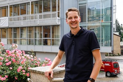 Georg Illing ist Hausarzt und Allgemeinmediziner in Lichtenstein. Als klassischer Schulmediziner verschreibt er keine homöopathische Medizin.