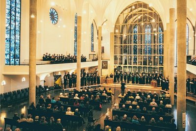 Am 3. Oktober wurde das Konzert in der Martinskirche Kassel aufgeführt. Es war die erste von vier Stationen. 