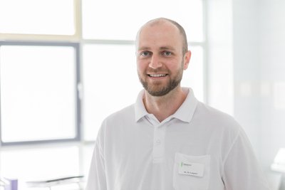 Dr. Matus Longauer ist neuer Chefarzt der Fachabteilung Orthopädie und Unfallchirurgie an der Klinik Adorf/Schöneck.
