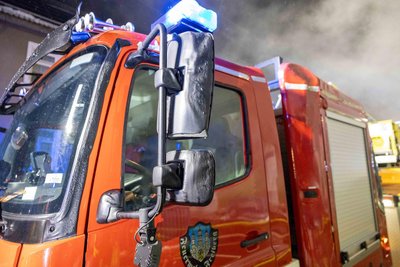 Die Hitze beim Großbrand in Kleinschirma hat Plastik schmelzen lassen. Tiefergehende Schäden werden nun im Stammwerk des Herstellers in Ulm untersucht.