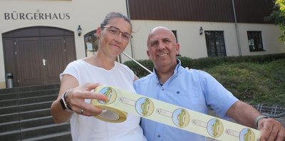 Diana und João Grincho wollen in Taura eine Nudelmanufaktur eröffnen. Die Etiketten für einige Produkte sind schon gedruckt. 