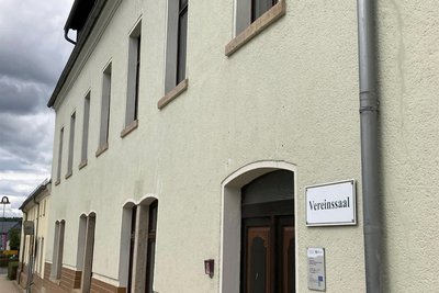 Der Vereinsaal an der Hauptstraße 39 in Tirpersdorf. Für die Nutzung wird ein Mietzins von 150 Euro erhoben.