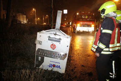 Gesprengter Zigarettenautomat an der Marie-Tilch-Straße