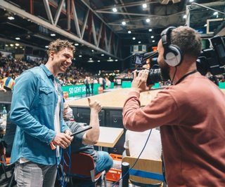 Ex-Niners-Spieler Jorge Schmidt (links) gemeinsam mit Kumpel und Filmemacher Thomas Höppner am Mittwochabend in der Messe. 