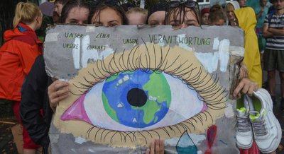 Auch in Chemnitz gehen junge Leute seit Jahren für mehr Klimaschutz auf die Straße. Während in anderen Kommunen eigene Manager, Koordinatoren oder ganze Stäbe sich des Themas annehmen, wird Chemnitz nach dem Willen der Stadtratsmehrheit auf derlei Strukturen weiterhin verzichten. 