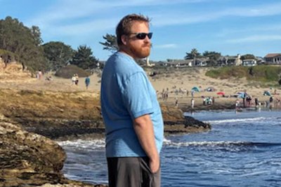 Thomas Keßler am Strand von San Francisco. Der Ex-Schüler des Reichenbacher Goethe-Gymnasiums arbeitet heute im Apple-Hauptsitz in Cupertino.