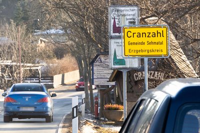 Die Baugenehmigung für den geplanten Solarpark in Cranzahl liegt vor. Die Diskussionen im Ort rund um das Projekt reißen deshalb aber nicht ab.