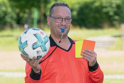 Beim Benefiz-Turnier am 24. Juli in Wernsdorf gehört Frank Bemert zum Schiedsrichter-Team. 