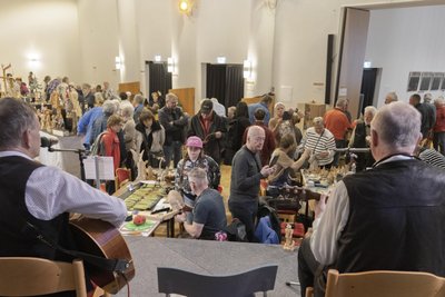 Bei den Erzgebirgischen Schnitzertagen im „Erzhammer“ herrschte Andrang. Es wurden rund 2100 Besucher gezählt.
