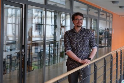 Nico Beier von der HTW Dresden arbeitet bei der Biozentra.