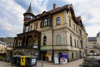 Das Bürger- oder auch Mehrgenerationenhaus in Aues Innenstadt. Errichtet wurde es von der Familie des Auer Unternehmers Gantenberg.