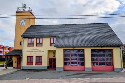 Die neue Feuerwache in Großschirma befindet sich direkt neben der Grundschule.