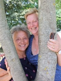 Andrea Strietzel (links) und Andrea Wolter leiteten das Zeltlager.