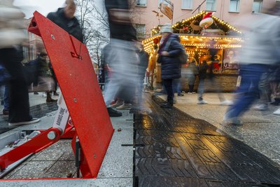Mobile Durchfahrtssperren kamen schon im vergangenen Jahr in mehreren deutschen Städten auf den Weihnachtsmärkten zum Einsatz. Nun ziehen auch Städte im Erzgebirge nach.