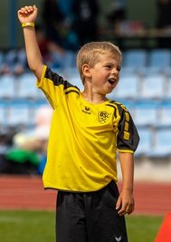 In der Abteilung Fußball gehen in dieser Saison junge Kicker in zwölf Teams auf Torejagd. 