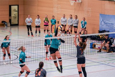 Von den ersten vier Saisonspielen konnten die Volleyballerinnen des CVV drei gewinnen.