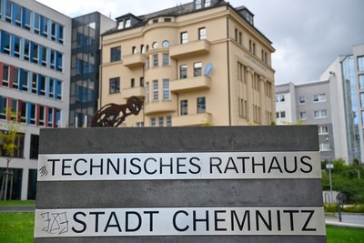 Ob Bürgeramt, Sozialamt oder Technisches Rathaus: Wegen eines ganztägigen Warnstreiks müssen sich Bürger am Donnerstag in den Einrichtungen der Stadt Chemnitz auf Störungen im Betrieb einrichten.