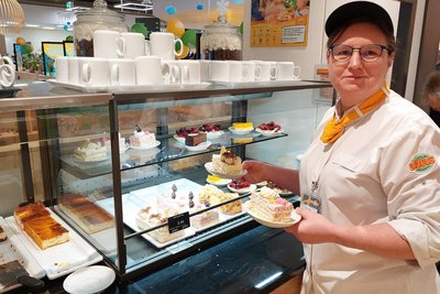 Monique Seelig arbeitet als Restaurantleiterin bei Globus in Weischlitz. Sie pendelt rund 45 Minuten, um auf Arbeit zu kommen.