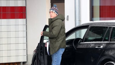 Joe Enochs für die Verabschiedung auf dem Vereinsgelände.