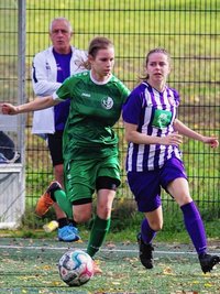 Nelly Josephine Estel (rechts) steuerte zum 2:0 der Auerinnen eine Vorlage und ein Tor bei. 