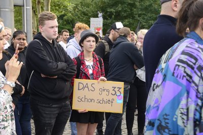 Protest gegen die Kundgebung von Pro Chemnitz.