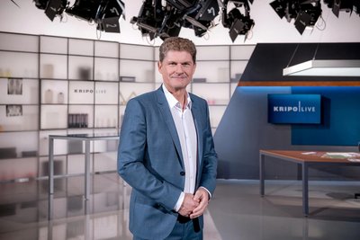 Seit drei Jahren moderiert Gerald Meyer das Fahndungsformat „Kripo live“ im MDR-Fernsehen. Am kommenden Sonntag geht es auch um den Fall eines Schockanruf-Betruges aus Plauen.