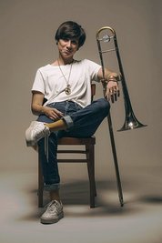 Die sächsische Posaunistin Antonia Hausmann gehört zu den wichtigsten Newcomern der deutschen Jazz-Szene. Soeben hat sie ihr Debütalbum vorgelegt. 