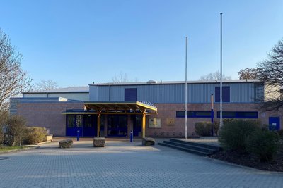 Die Regenbogen-Turnhalle in Rochlitz soll teilweise saniert werden.