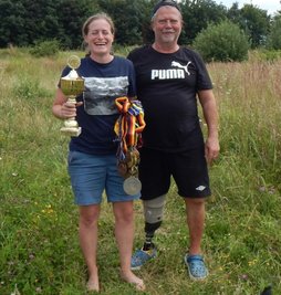 Die Deutsche Judomeisterin von 2012, Sabine Goller, sprüht vor Lebensfreude. Mit ihrem Plauener Trainer Jürgen Georgi trifft sie sich nach wie vor regelmäßig. 